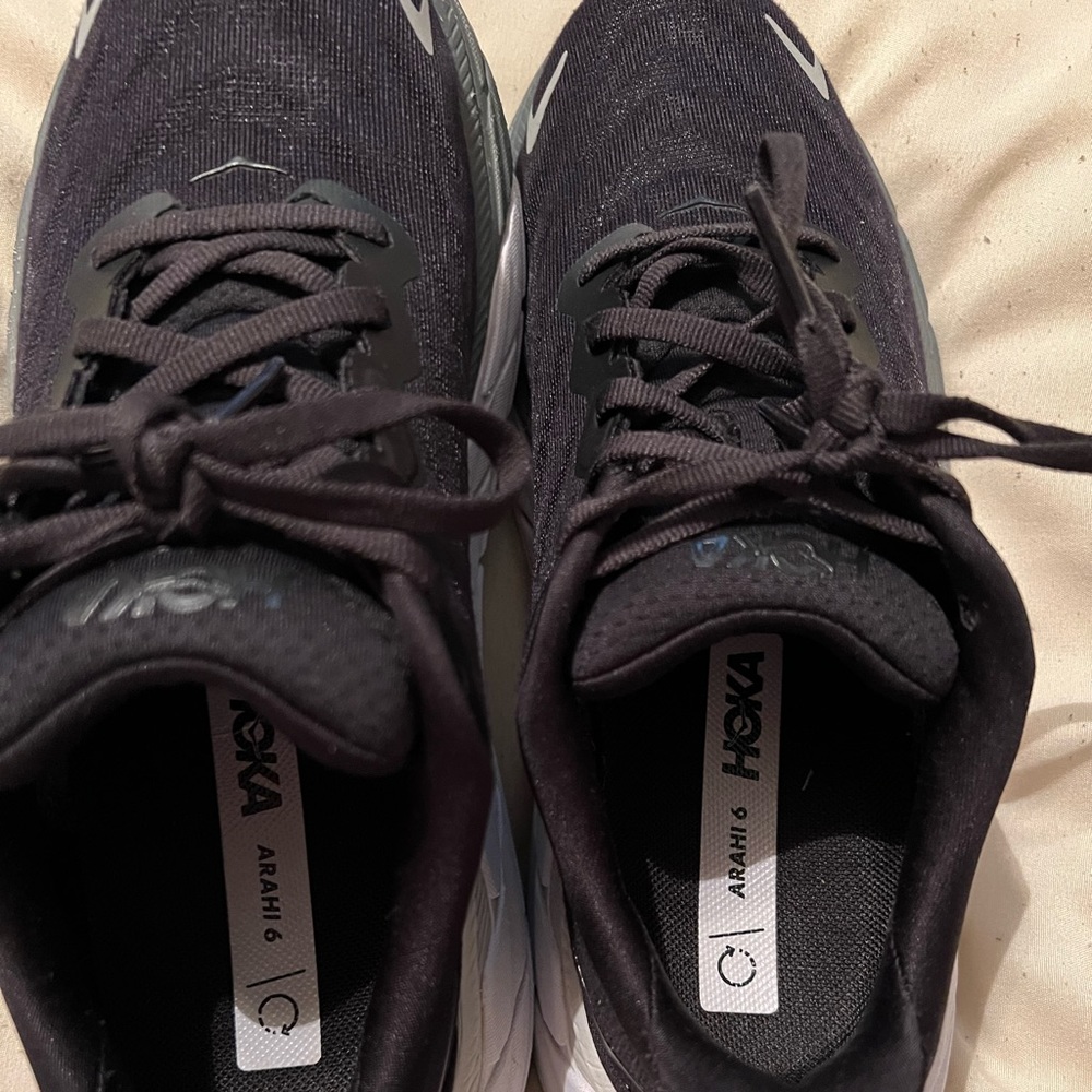 Hoka Arahi 6 size 8